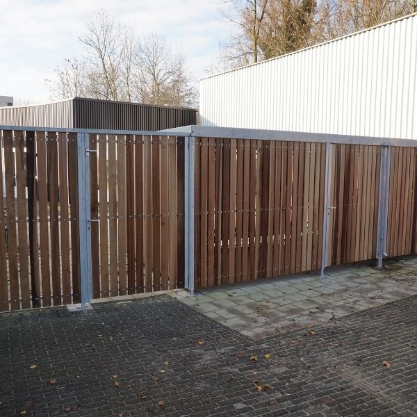 Overkapping met schutting in Heerhugowaard